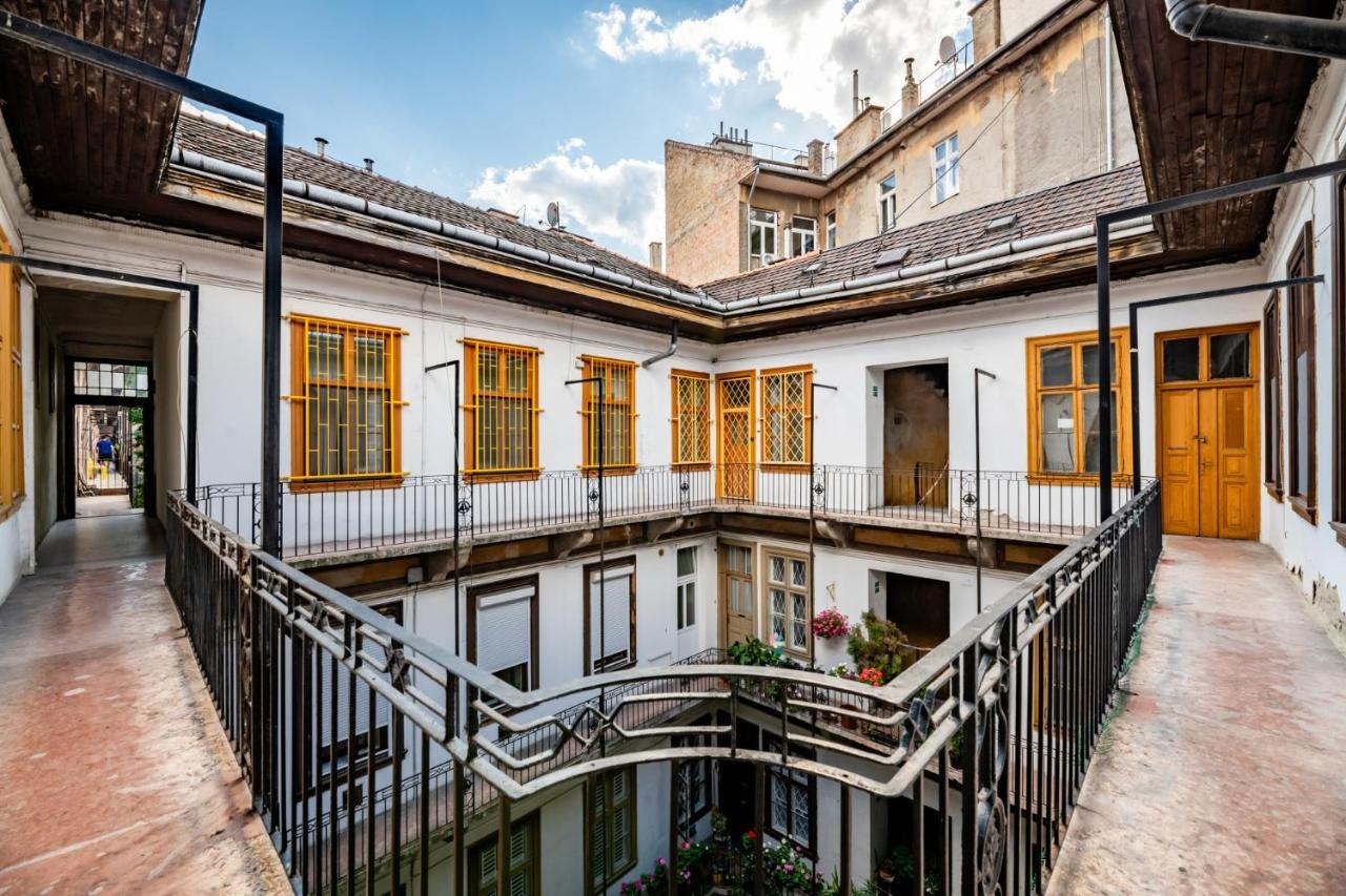 Blue Peace Downtown Apartment Budapest Exteriör bild